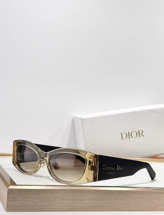Picture of Dior Sunglasses _SKUfw76989642fw